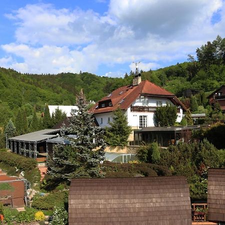 Penzion V Hluboke A Department Glamp Vsetin Bagian luar foto